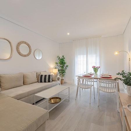 Isg Apartments Becquer Free Parking Inside The Building Seville Luaran gambar