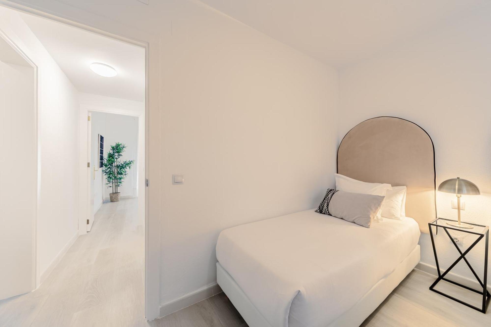 Isg Apartments Becquer Free Parking Inside The Building Seville Luaran gambar