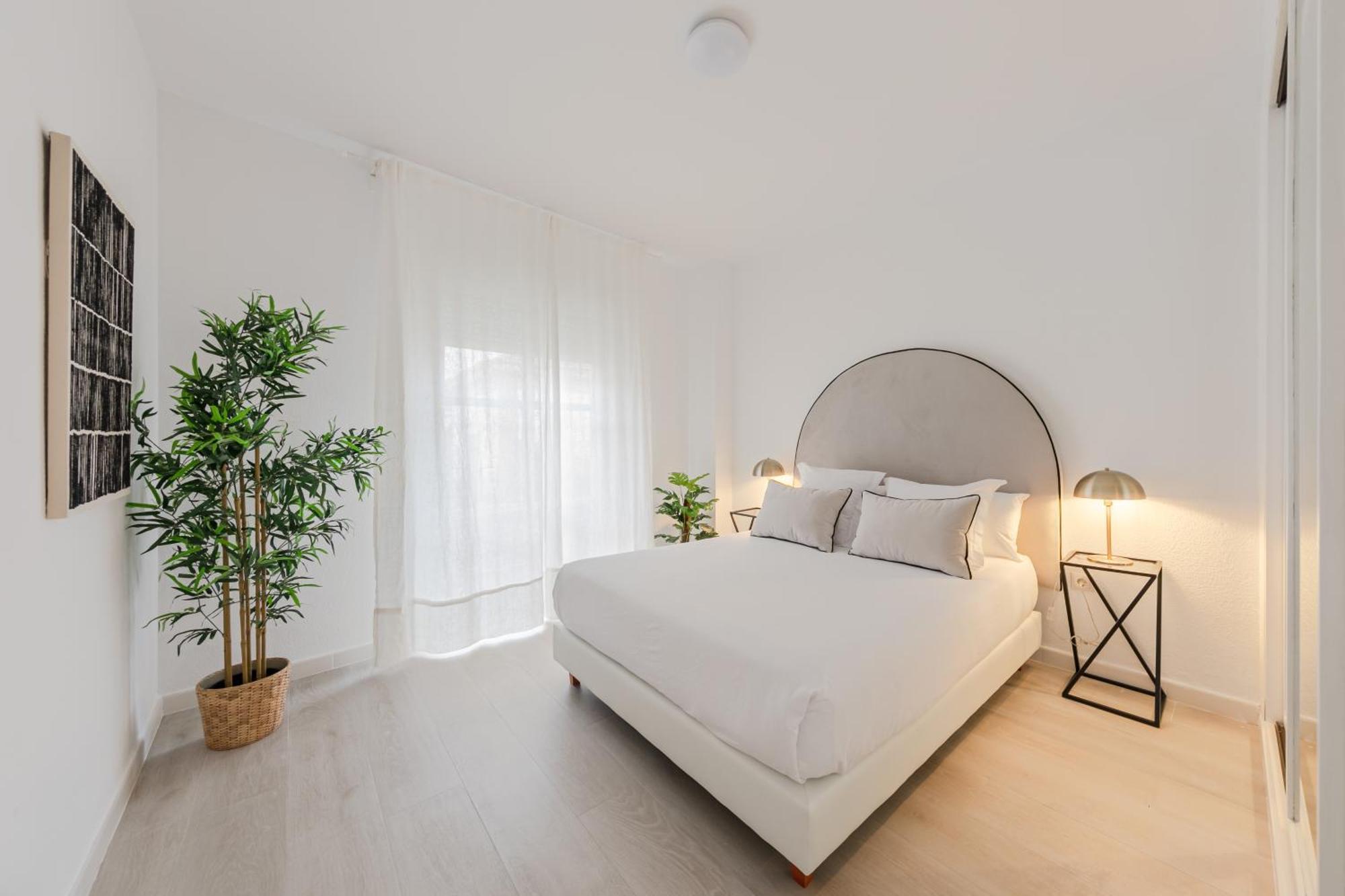 Isg Apartments Becquer Free Parking Inside The Building Seville Luaran gambar